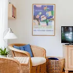 Hébergement de vacances Renovated House With Charm And Outdoor Shower