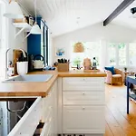 Hébergement de vacances Renovated House With Charm And Outdoor Shower Hals