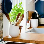 Hébergement de vacances Renovated House With Charm And Outdoor Shower *