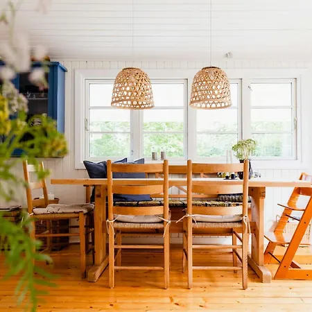 Renovated House With Charm And Outdoor Shower Hébergement de vacances *