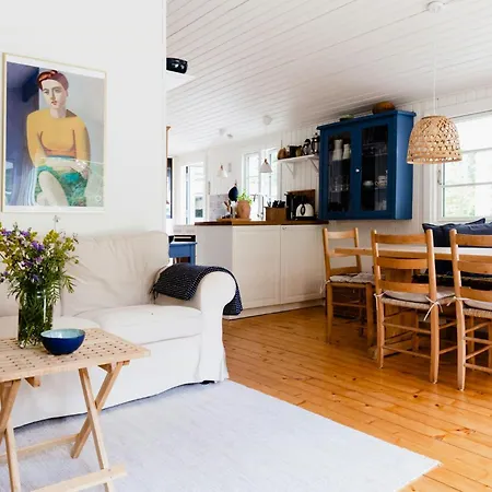Renovated House With Charm And Outdoor Shower Hébergement de vacances *