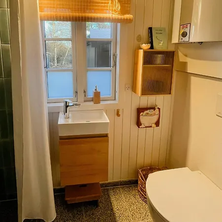 Feriehus Renovated House With Charm And Outdoor Shower Hals