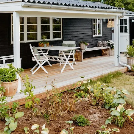 Renovated House With Charm And Outdoor Shower