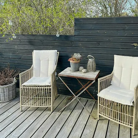 Renovated House With Charm And Outdoor Shower *